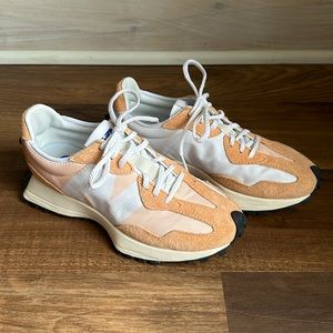 New Balance 327 Suede Trim Lifestyle Sneakers- size 7